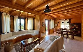 Chalet Klimatia - Όμορφη ξύλινη μεζονέτα με τζάκι